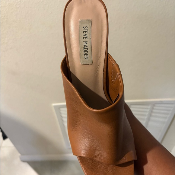 Elegant Brown Wedge Sandals - Picture 2 of 6